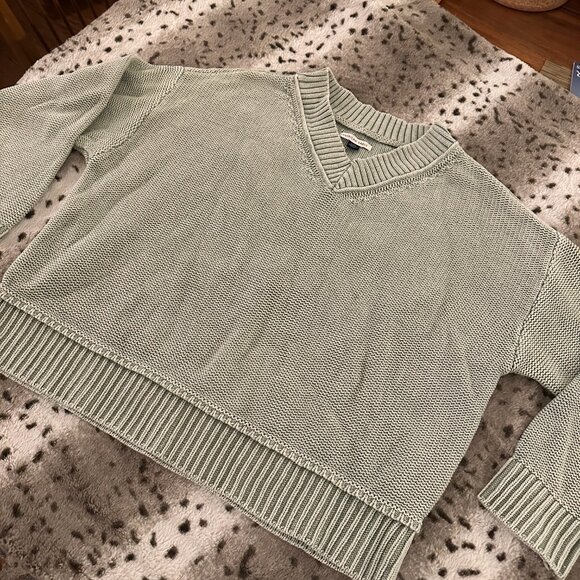 American Eagle Long Weekend V Neck Sweater - Picture 1 of 9